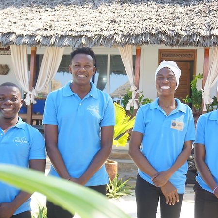 Villa Thamani fronte mare direttamente sulla spiaggia con piscina privata! Pwani Mchangani Esterno foto